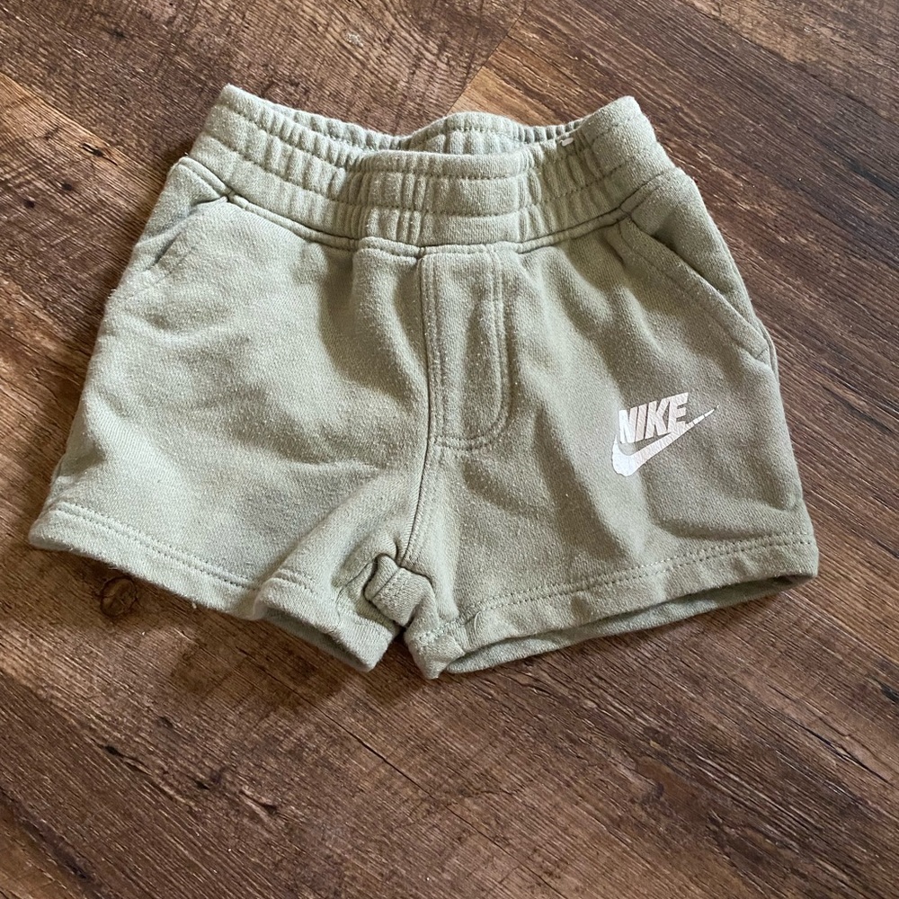 Nike Green Casual Shorts with Elastic Waistband
